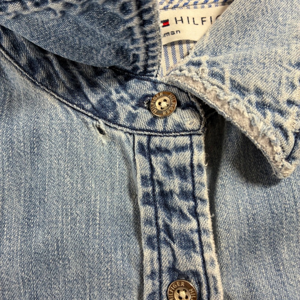 Tommy Hilfiger Womens 2X Denim Button Down Shirt Light Wash Blue Long Sleeve - Picture 14 of 16